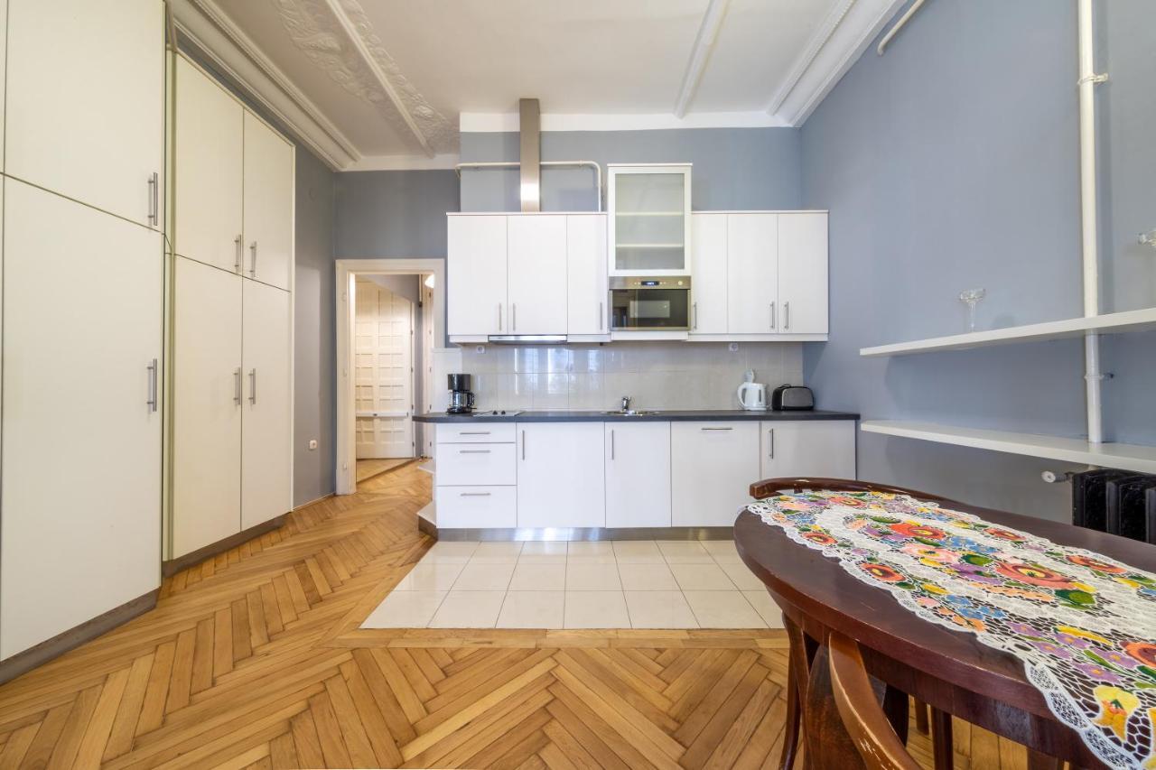 Elisabeth Apartment On Vaci Street Budapest Luaran gambar