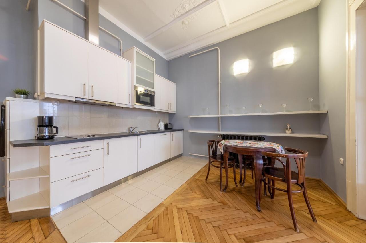 Elisabeth Apartment On Vaci Street Budapest Luaran gambar