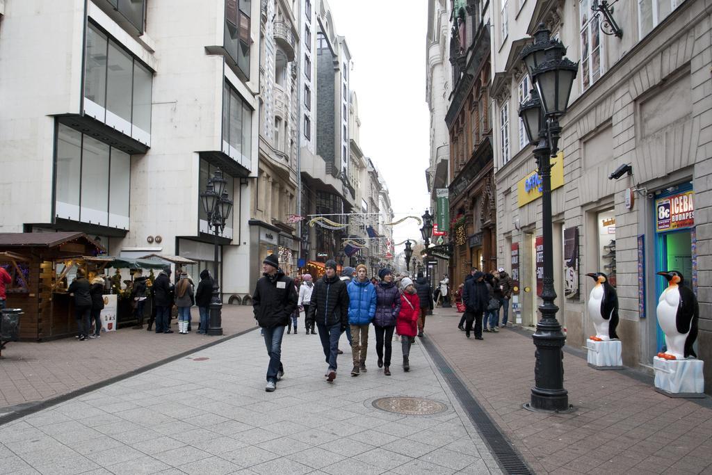 Elisabeth Apartment On Vaci Street Budapest Bilik gambar
