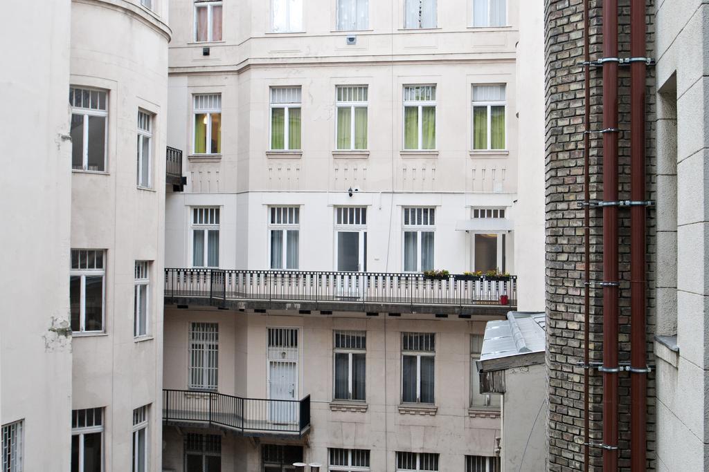 Elisabeth Apartment On Vaci Street Budapest Bilik gambar